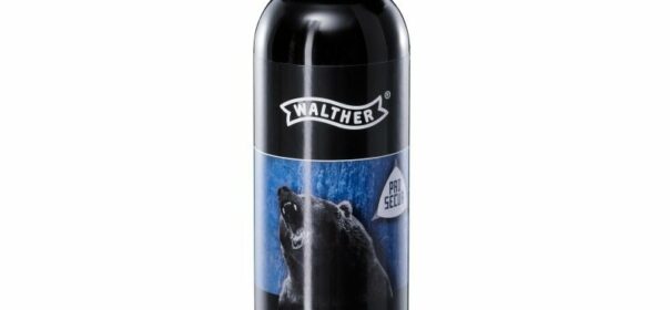 Pojemnik sprayu pieprzowego Walther ProSecur Bear Defender przeznaczonego do odstraszania niedźwiedzi